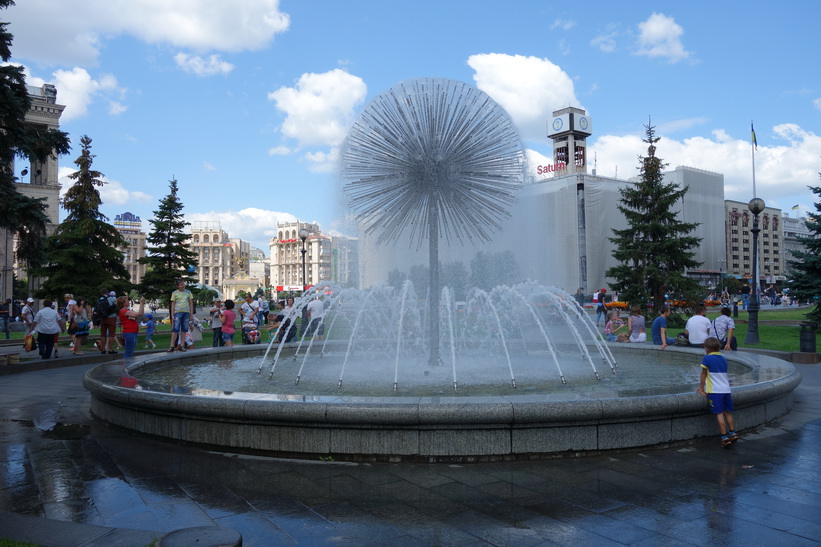 Fontän vid självständighetstorget (Majdan Nezalezjnosti) i Kyiv.