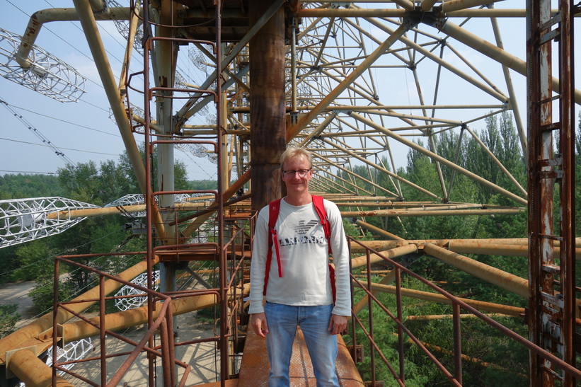 Stefan på andra våningen på The Russian Woodpecker.