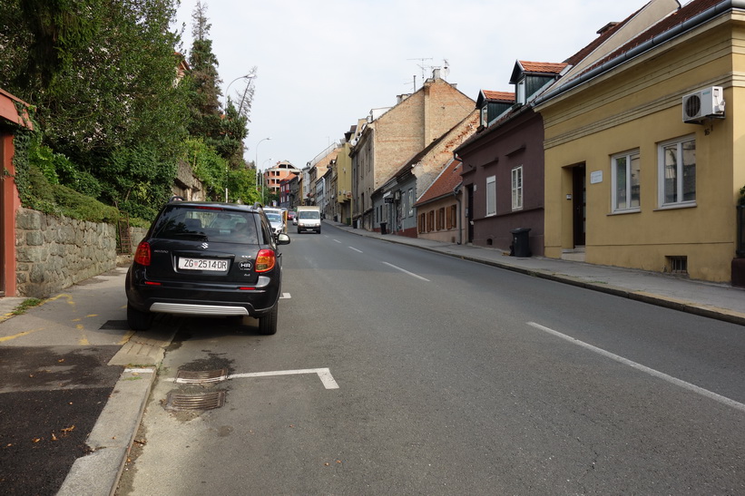 Gatan där jag bor i Zagreb. Kroatiens president sägs bo längre upp på gatan!