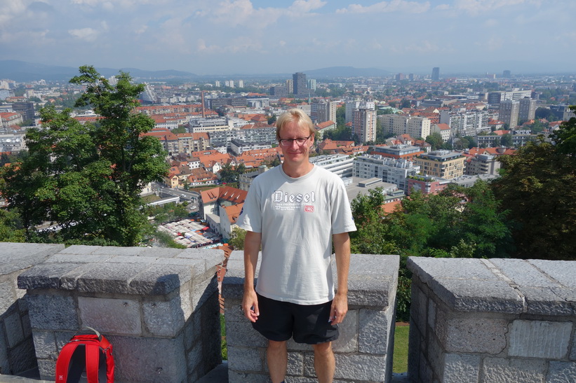 Stefan uppe på slottsmuren, Ljubljana Castle, Ljubljana.