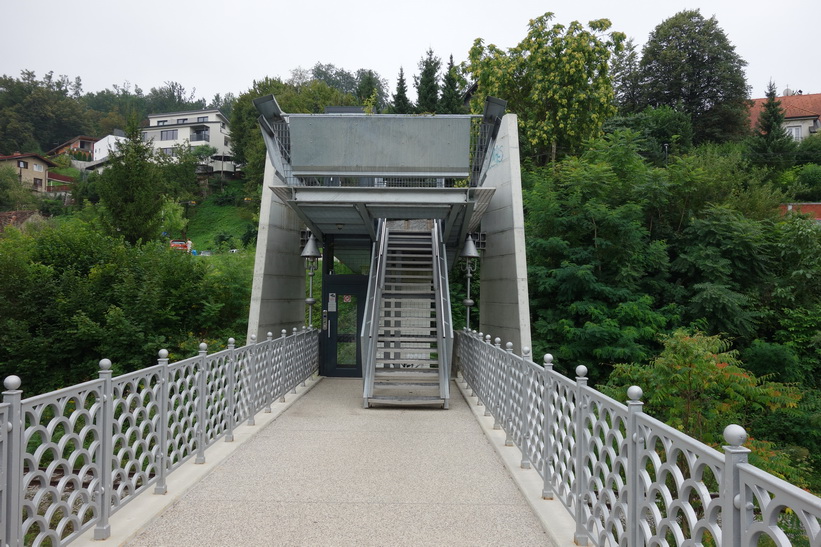 Bro över floden Ljubljanica i centrala Ljubljana.