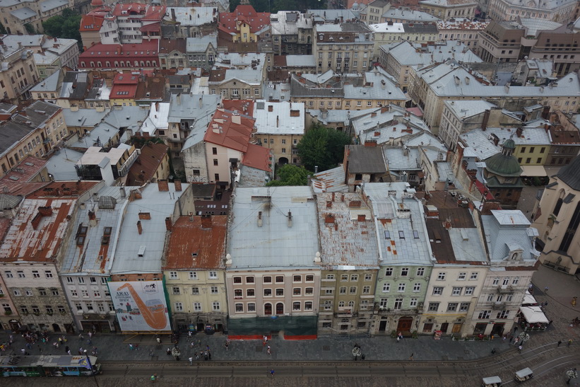 Utsikten över Lviv från stadshustornet.