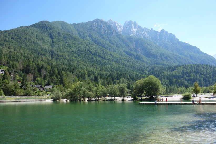 Lake Jasna. Cykelturen till Vršič Pass.