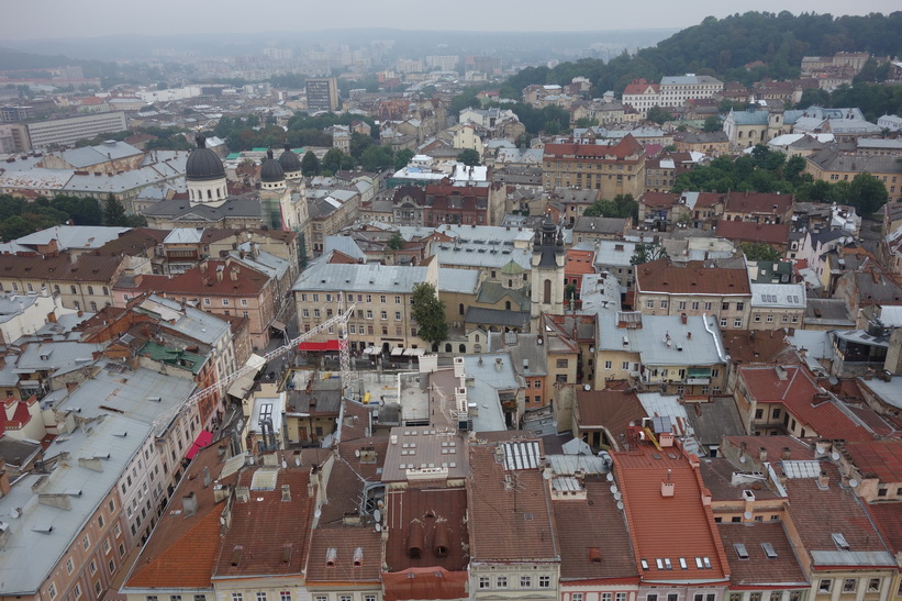 Utsikten över Lviv från stadshustornet.