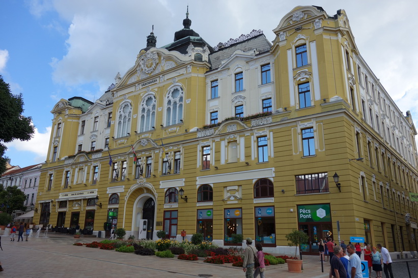 Arkitekturen i Pécs otroligt vackra centrum.