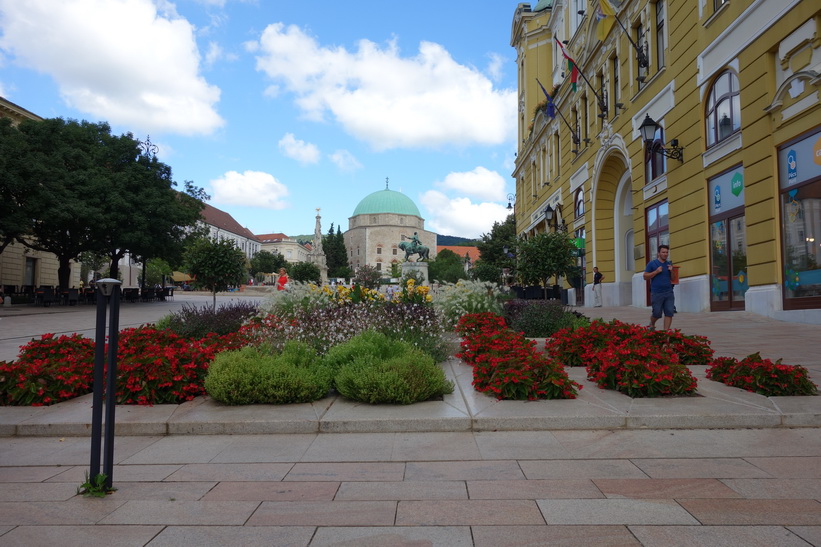 Arkitekturen i Pécs otroligt vackra centrum.