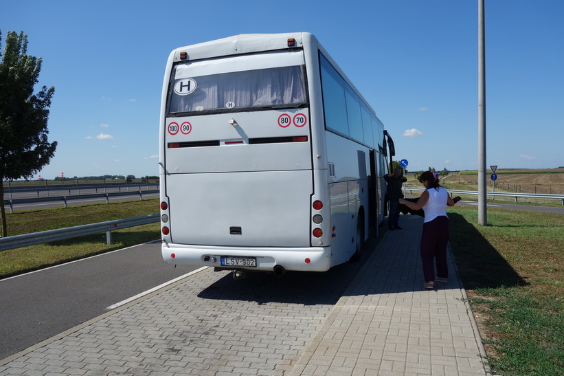 Paus ett femtontal mil öster om Budapest.