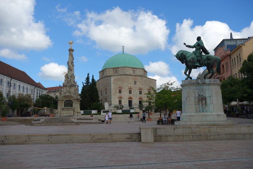 Arkitekturen i Pécs otroligt vackra centrum.