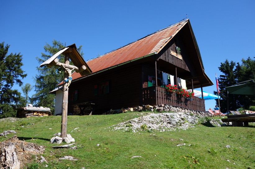 Raststugan uppe på Vitranc. Vandringen från Kranjska Gora upp till Ciprnik.