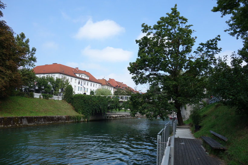 Floden Ljubljanica i centrala Ljubljana.