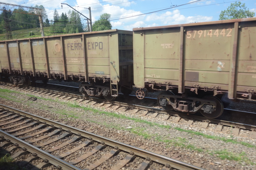 Godståg i Karpaterna. Tågresan mellan Lviv och Uzhhorod.