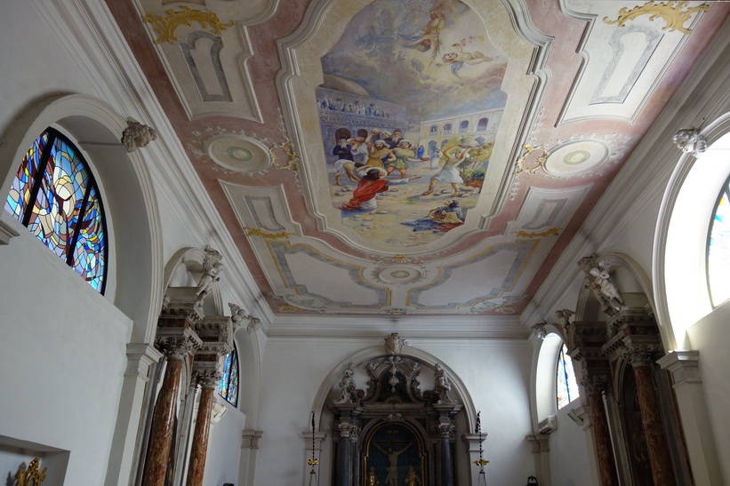Interiören i kyrkan Cerkev sv. Štefana, gamla staden, Piran.