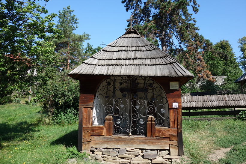 Byggnad vid St Michael's wooden church, Museum of Folk Architecture, Uzhhorod.