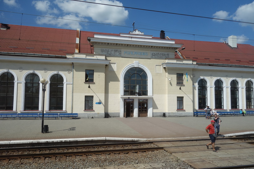 Tågstationen i Mukacheve, Ukraina.