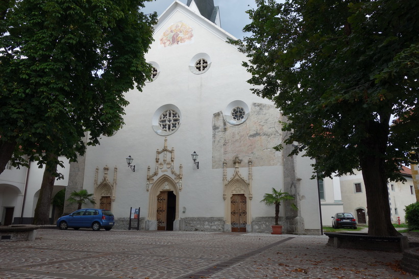 Vackra kyrkan Župnijska cerkev sv. Petra, Radovlica.