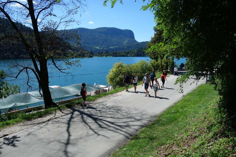 Cykel- och gångvägen runt Lake Bled.