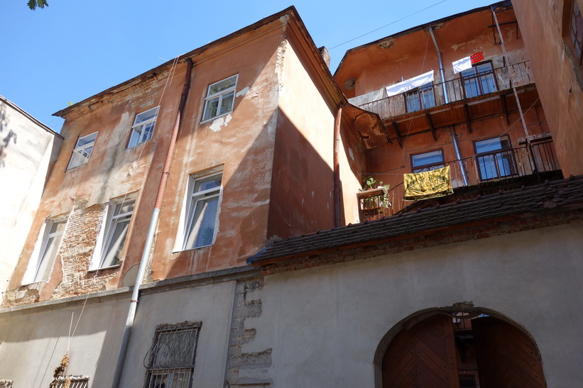 Arkitekturen i gamla staden i Lviv.