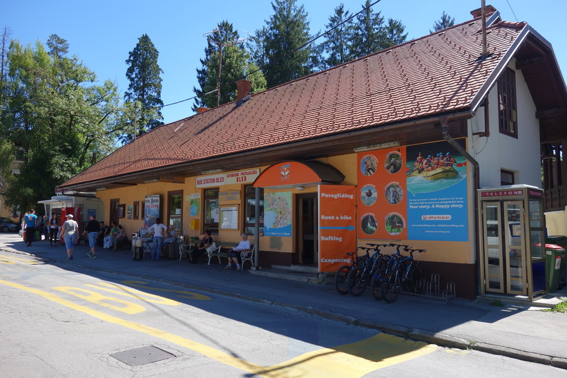 Busstationen i Bled.