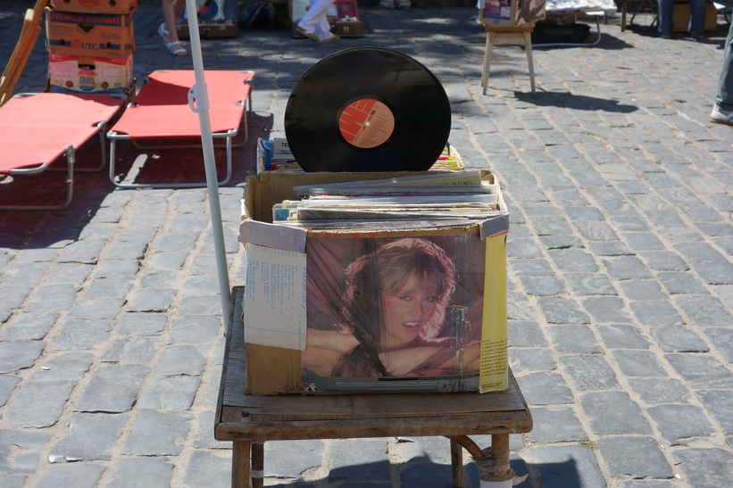 Agneta Fältskog-LP till salu på marknad i gamla staden i Lviv.