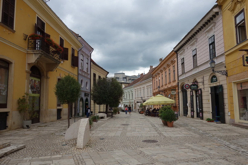 Gågata i centrala Pécs.