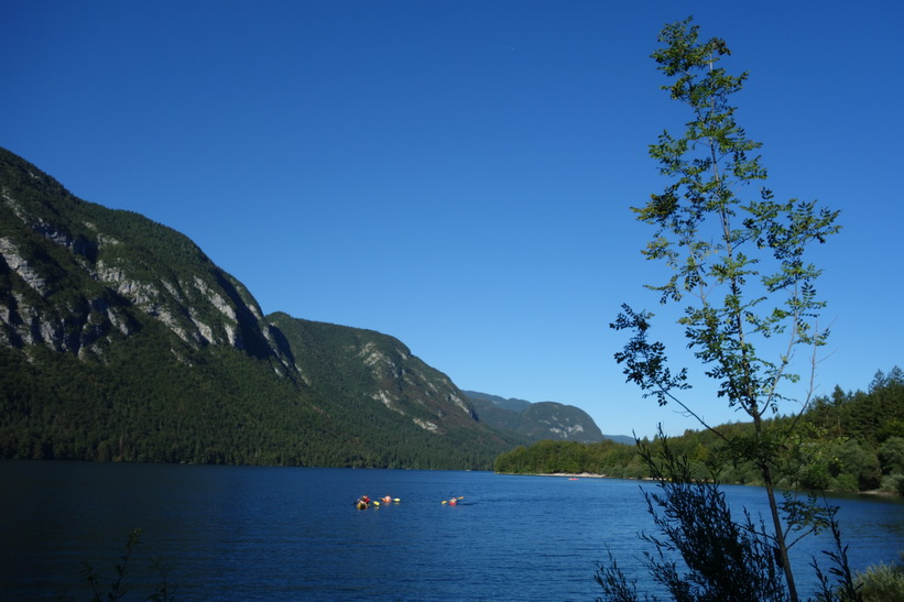 Del av Lake Bohinj, fotograferad under min promenad från Ukanc tillbaka till Ribčev Laz.