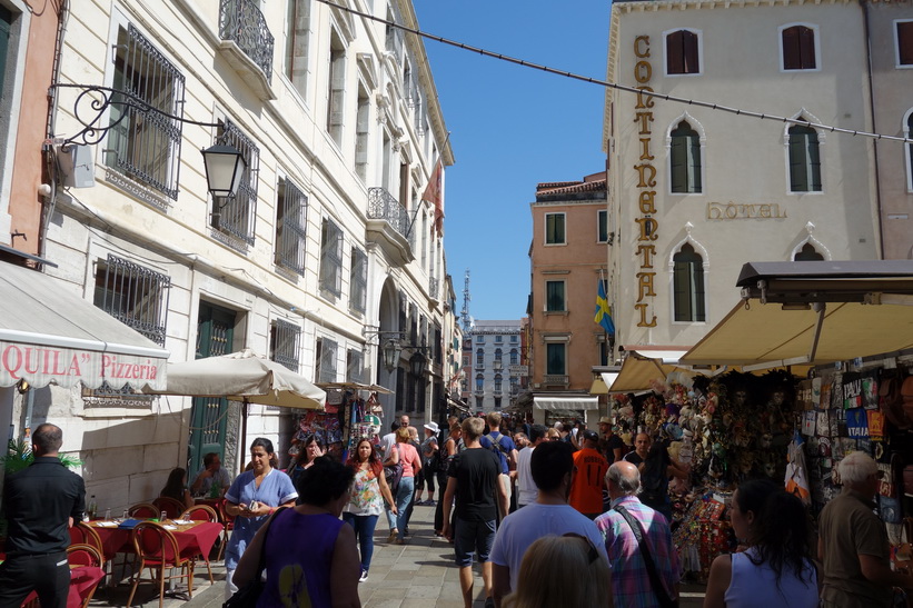 Svenska konsulatet till höger i bild i samma byggnad som Hotel Continental, Rio Terà Lista di Spagna, Venedig.