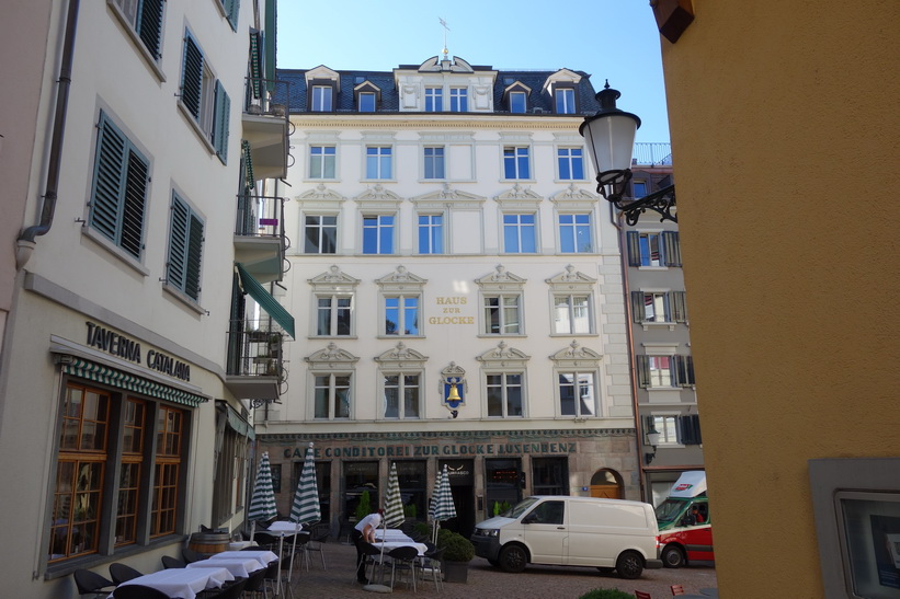 Vacker arkitektur i gamla staden, Zürich.