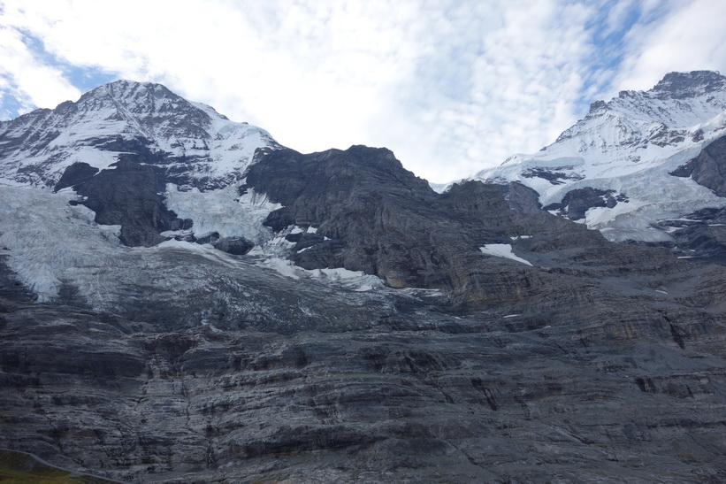 Utsikten från tåget mellan station Kleine Scheidegg (2061 m.ö.h.) och station Eigergletscher (2320 m.ö.h.).