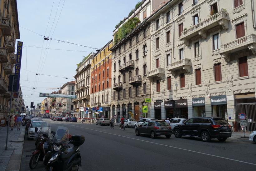 Arkitekturen längs gatan Corso Buenos Aires i centrala Milano.