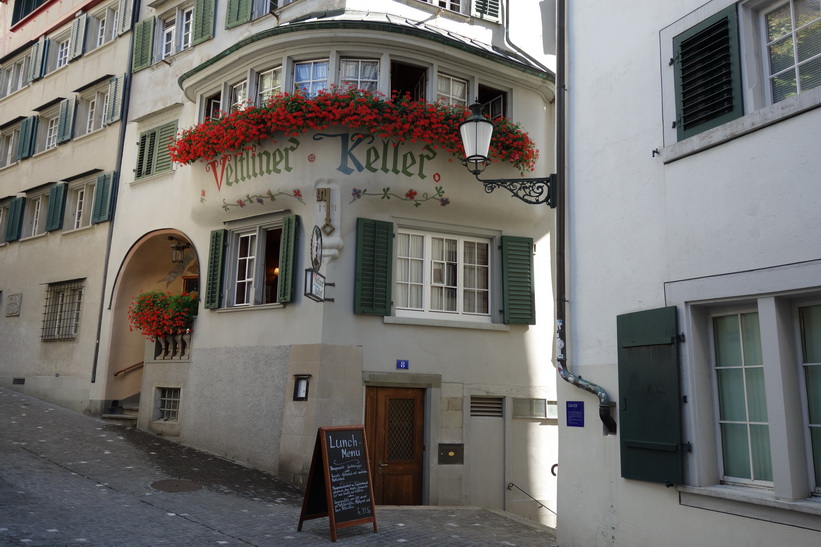 Vacker arkitektur i gamla staden, Zürich.