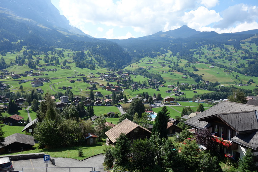 Utsikt över Grindelwald från centrum.