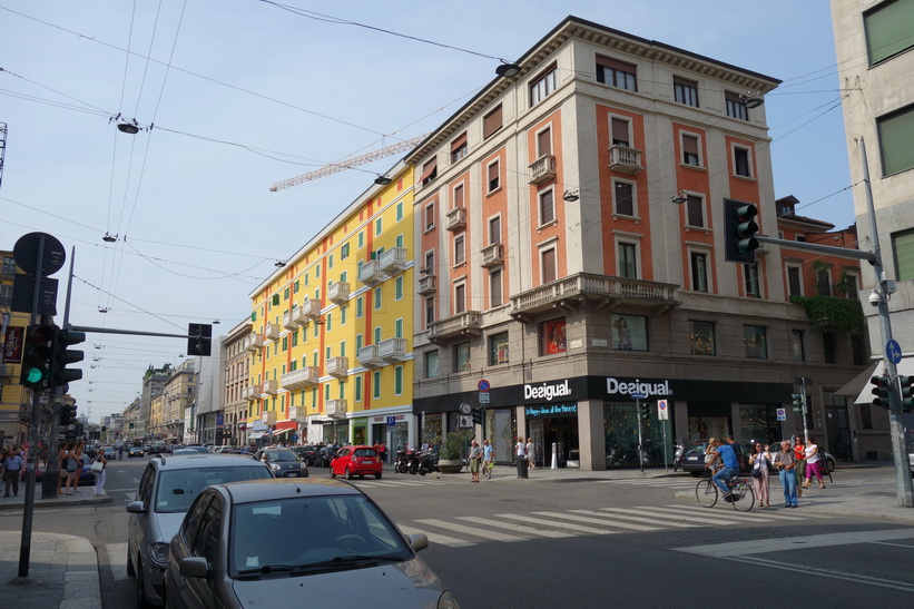 Arkitekturen längs gatan Corso Buenos Aires i centrala Milano.