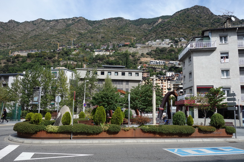 Gatan Carrer del Parnal, Andorra la Vella.