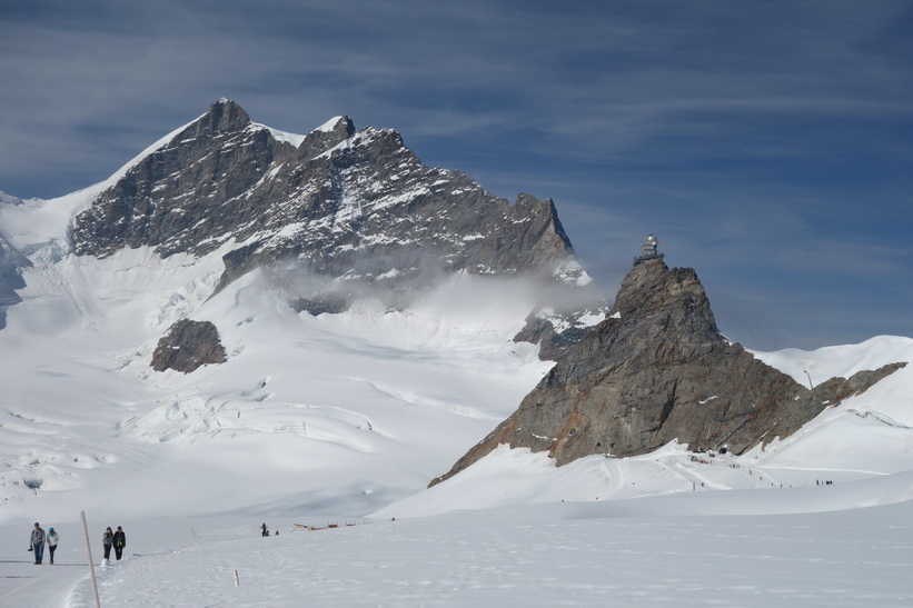 Vy under promenaden från Jungfraujoch till Mönchsjochhütte.