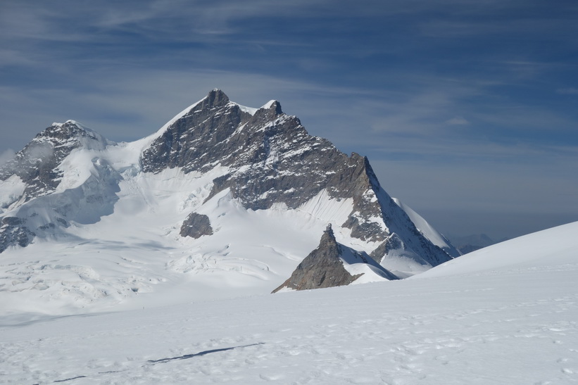 Vy under promenaden från Jungfraujoch till Mönchsjochhütte.