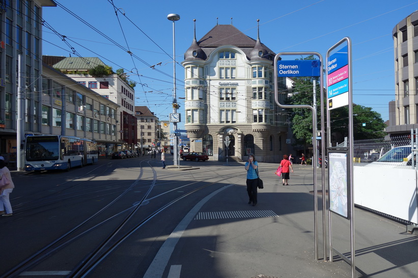 Station Sternen Oerlikon som ligger närmast mitt boende i Zürich.