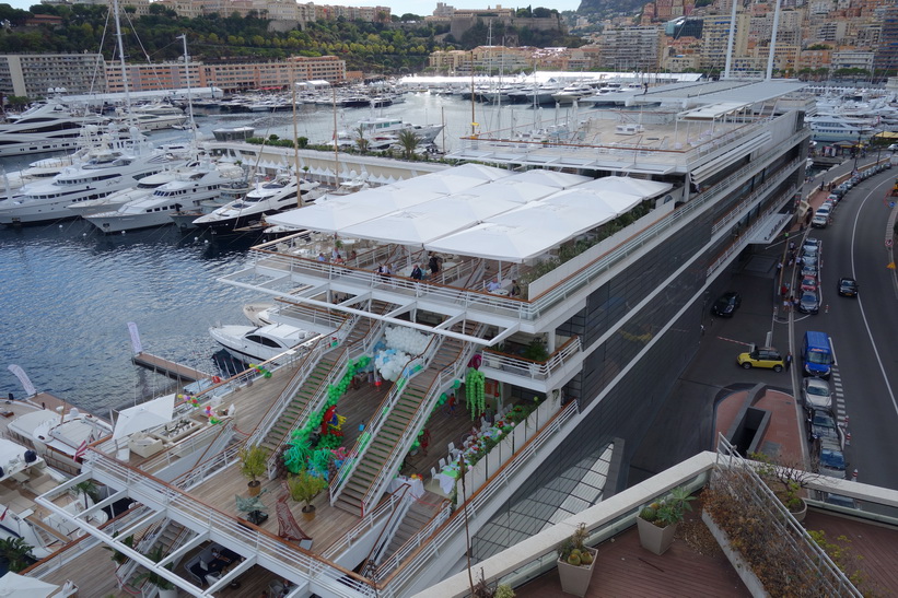 Utsikt över hamnen i Monaco.