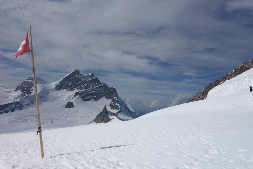Vy under promenaden från Mönchsjochhütte tillbaka ner till Jungfraujoch.