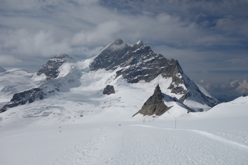 Vy under promenaden från Mönchsjochhütte tillbaka ner till Jungfraujoch.