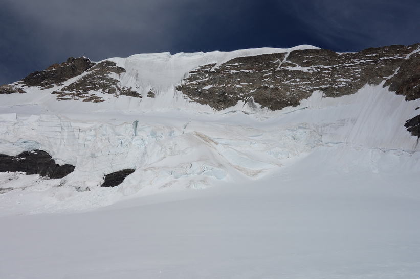 Vy under promenaden från Mönchsjochhütte tillbaka ner till Jungfraujoch.