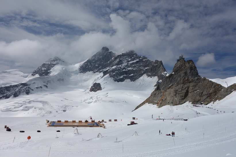 Vy under promenaden från Mönchsjochhütte tillbaka ner till Jungfraujoch.