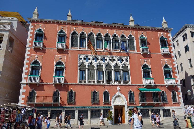 Lyxhotellet Hotel Danieli längs gatan Riva degli Schiavoni, Venedig.