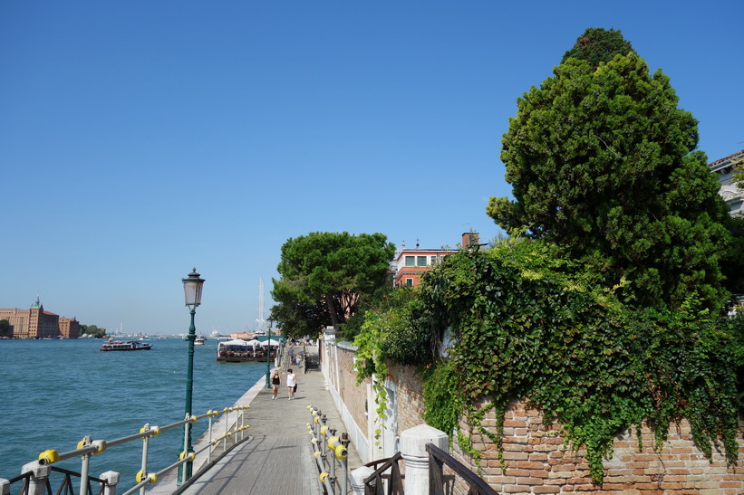 Längs gatan Fondamenta Zattere, Venedig.