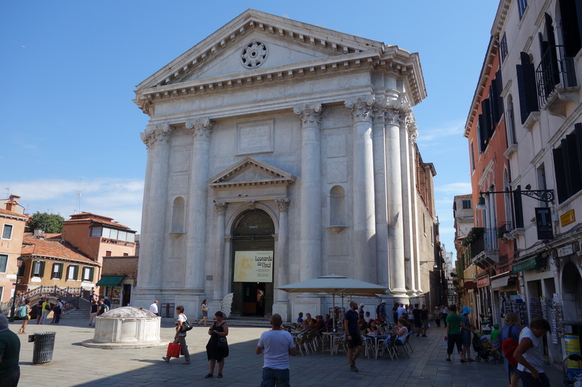 Katolska kyrkan Chiesa di San Barnaba, Venedig.