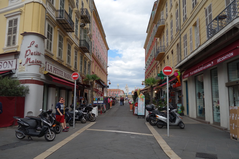 Enastående arkitektur i gamla staden i Nice.