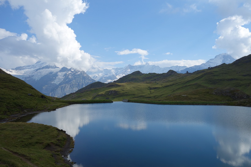 Bachsee med Eiger längst till höger i bild.