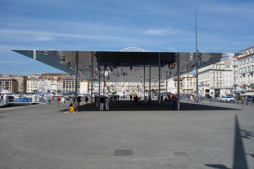 Miroir ombrière vid hamnen, Marseille.