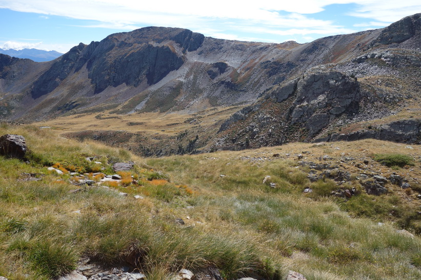 Vandring från Refugio de Coma Pedrosa upp till Black Lake.