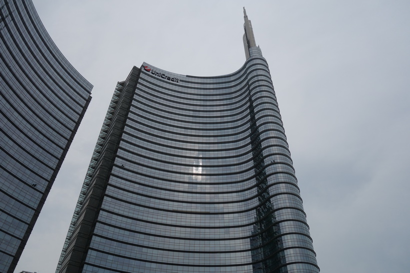 231 meter höga Unicredit tower, Milano.