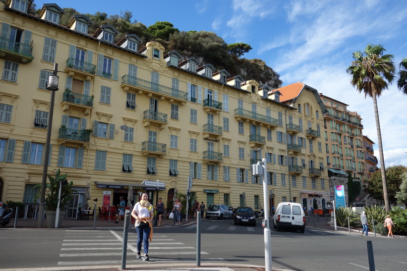 Arkitekturen längs gatan Rue de Foresta, Le Port, Nice.